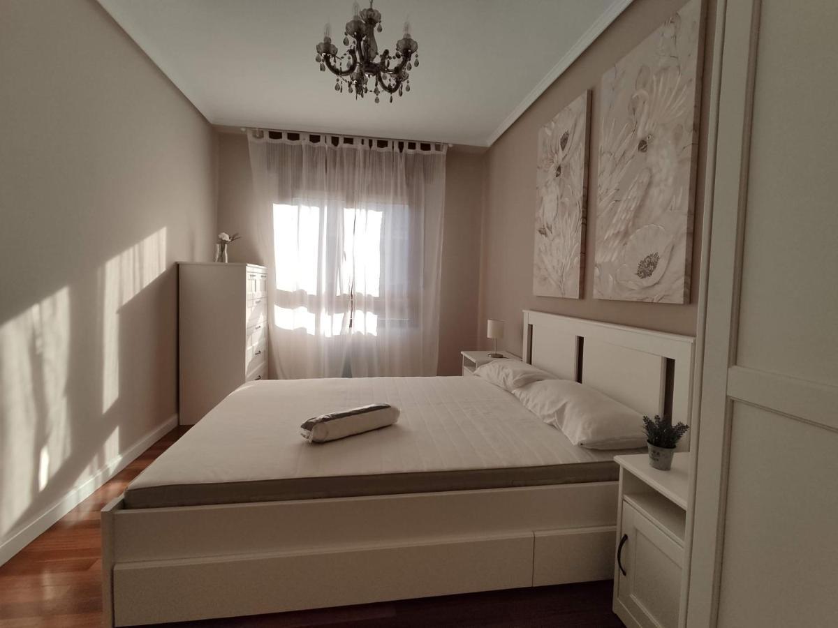 Acogedor Apartamento Junto A La Plaza Villasana de Mena Ngoại thất bức ảnh