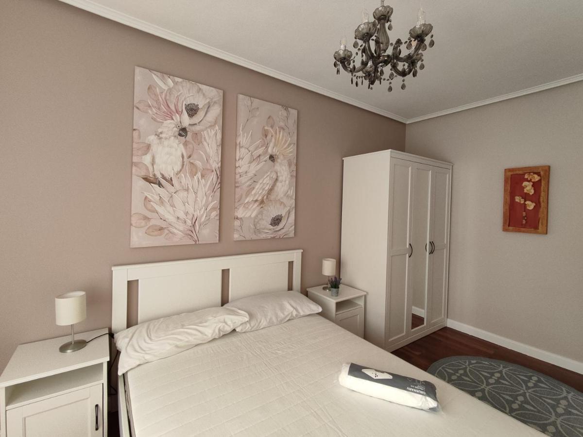 Acogedor Apartamento Junto A La Plaza Villasana de Mena Ngoại thất bức ảnh
