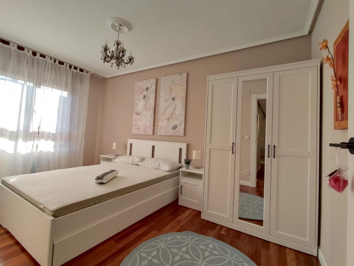 Acogedor Apartamento Junto A La Plaza Villasana de Mena Ngoại thất bức ảnh